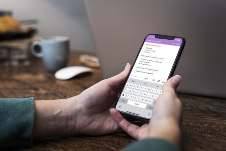 Answering journaling prompts for anxiety with the Day One app